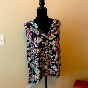 NWT Floral Maurices blouse